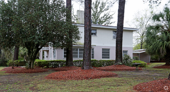 Building Photo - 418 N Meridian St