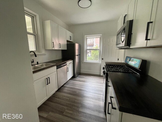 Building Photo - 2 br, 1 bath House - 3339 Latonia Ave Dormont