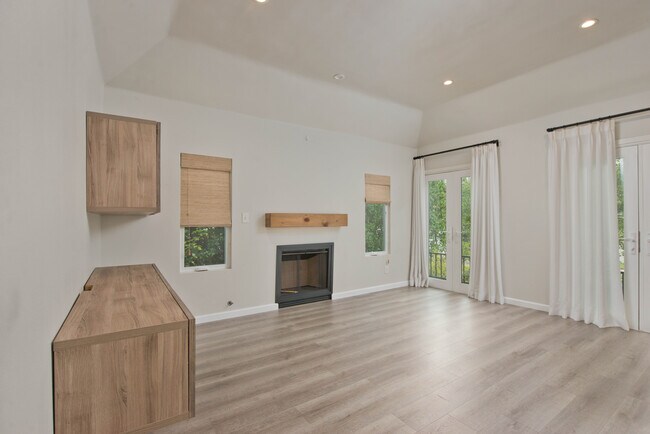 Foto del edificio - 1864 Rose Villa St