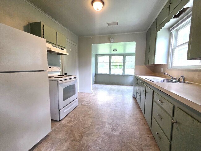 Foto del edificio - 3 Bedroom, 1 Bath Single Family Home!