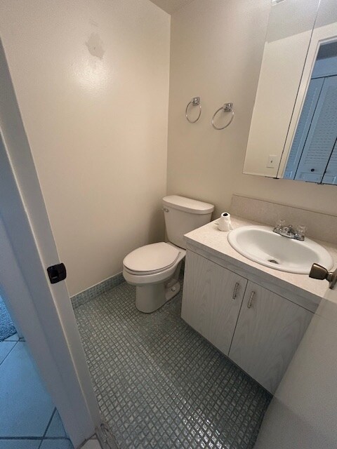 Building Photo - 2009 Cornwall A