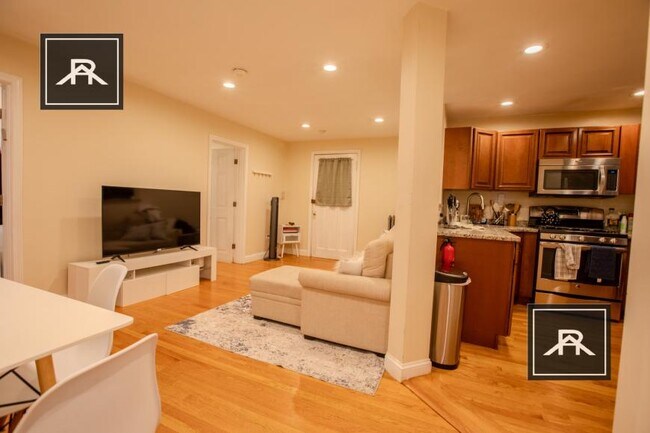 Building Photo - 4 bedroom in Brookline MA 02446
