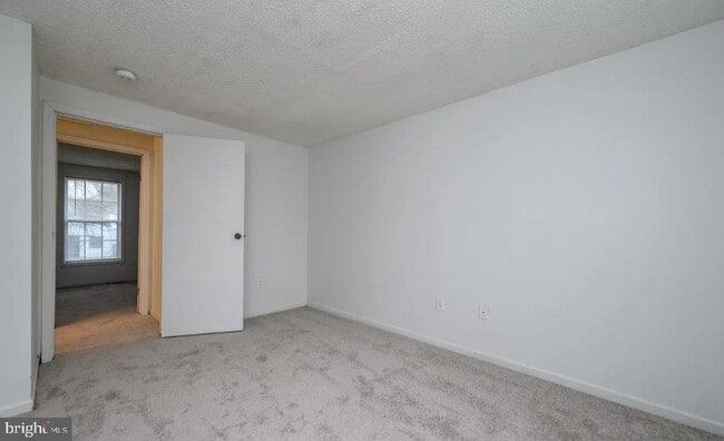 Building Photo - 641 Lamberton St