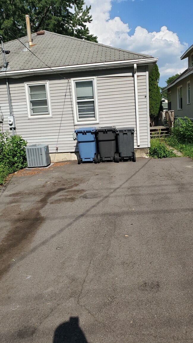 Foto del edificio - 3913 Thomas Ave N