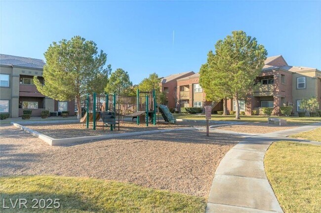 Building Photo - HIGHLY DESIRABLE SW CONDO LOCATED IN THE T...