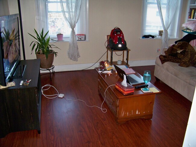 Foto del edificio - 5815 Alder St