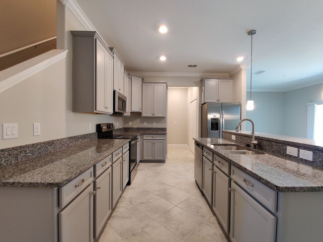 Building Photo - 23294 Willow Glen Way Lutz, FL 33549