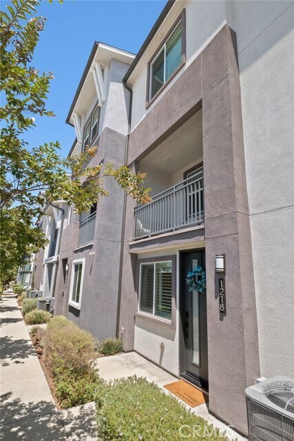 Foto del edificio - 1218 Breckyn Ln