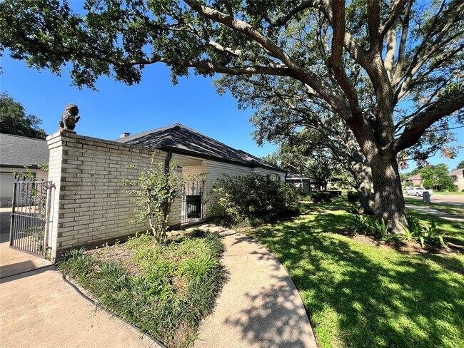 Foto del edificio - 15921 Congo Ln