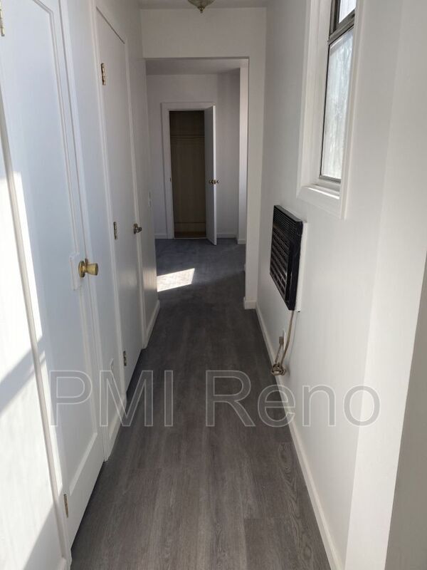 Foto del edificio - 923 W 2nd St