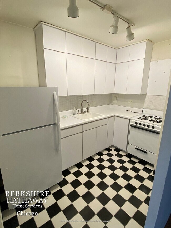 Foto del edificio - 850 N Dewitt Place