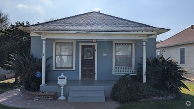 Building Photo - 4322 6th St