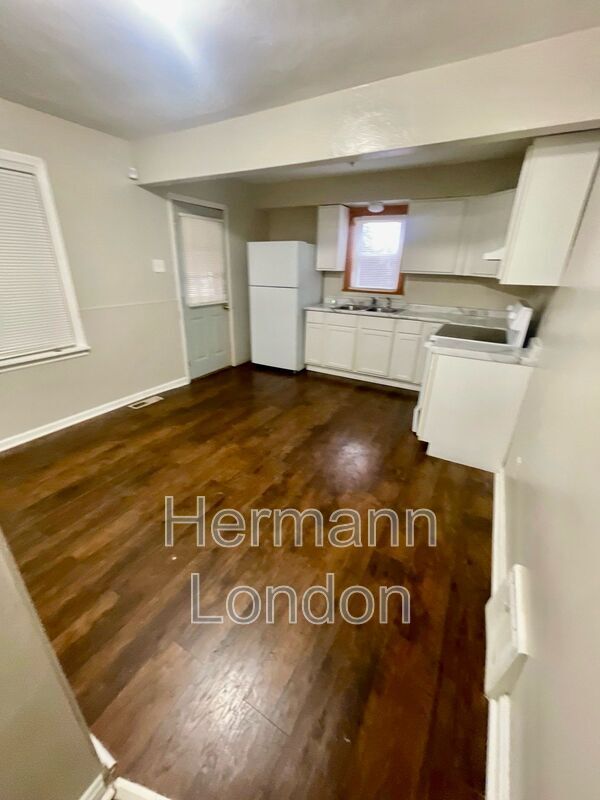 Foto del edificio - 224 S Harvey Ave