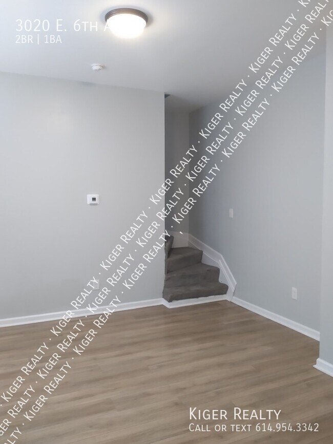 Building Photo - 2 Bedroom, 1 Bath Apartment
