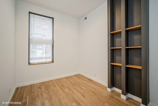 Foto del edificio - 908 N California Ave
