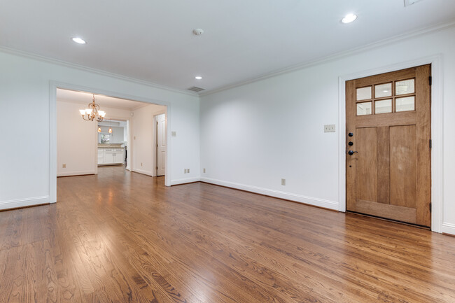 Foto del edificio - 4923 Hanover Ave
