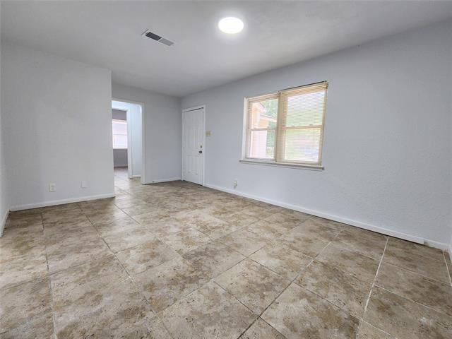 Foto del edificio - 2633 Crestbrook Ln