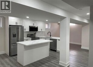 Building Photo - 401 OLD MUD St