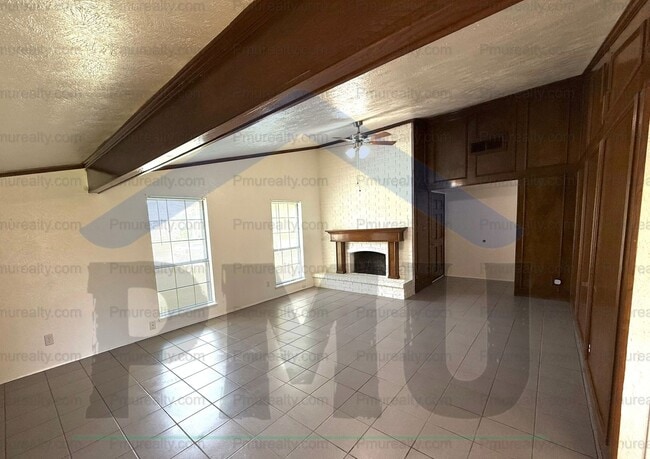 Building Photo - AVAILABLE NOW!!! Lovely 3/2/2 home in Grand Prairie