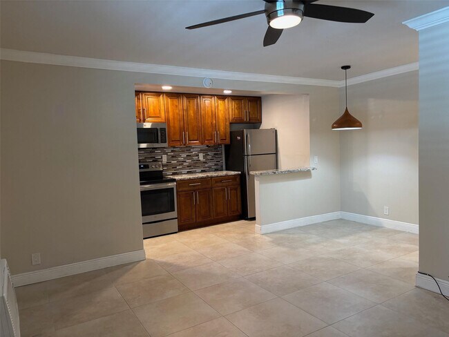 Foto del edificio - 1021 NE 24th Ave