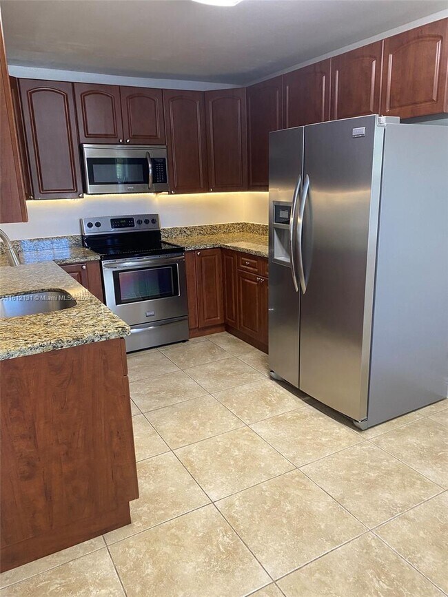Foto del edificio - 4605 NW 194th St