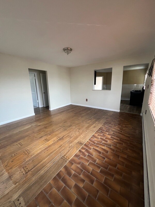 Building Photo - 173 Woodbridge Ave