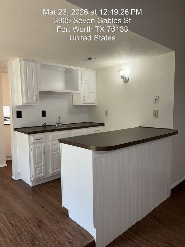 Foto del edificio - 3905 7 Gables St