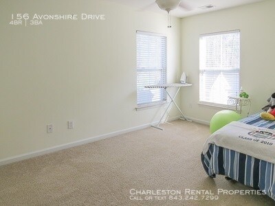 Foto del edificio - 156 Avonshire Dr
