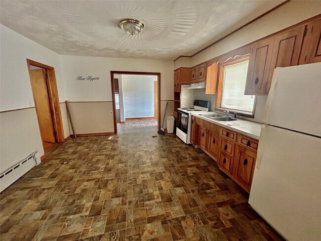 Building Photo - 129 N McKinley Ave