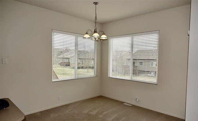 Foto del edificio - 14225 Huntington Ave