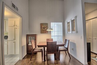 Building Photo - 9809 Richmond Ave.