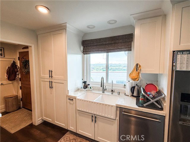 Building Photo - 2420 University Dr