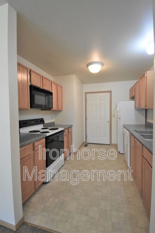 Building Photo - 2411 Wheeler Dr