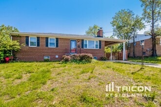 Building Photo - 4402 Ridgecrest Dr
