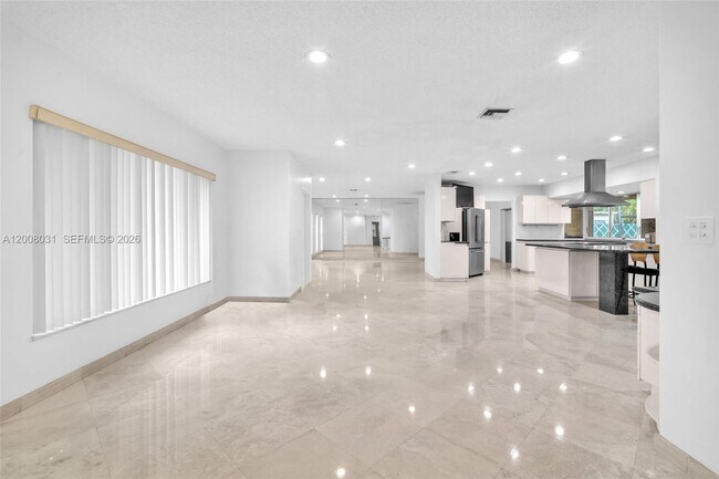 Foto del edificio - 3441 N Hills Dr