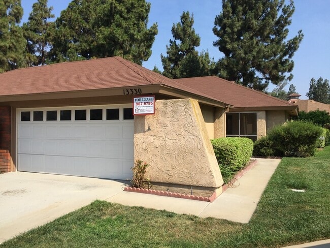 Building Photo - Leisure Village Home with 2 car garage