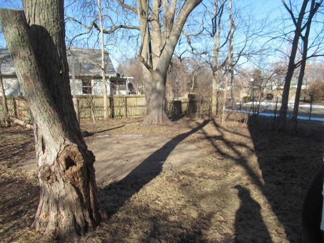 Foto del edificio - 407 N Russell St