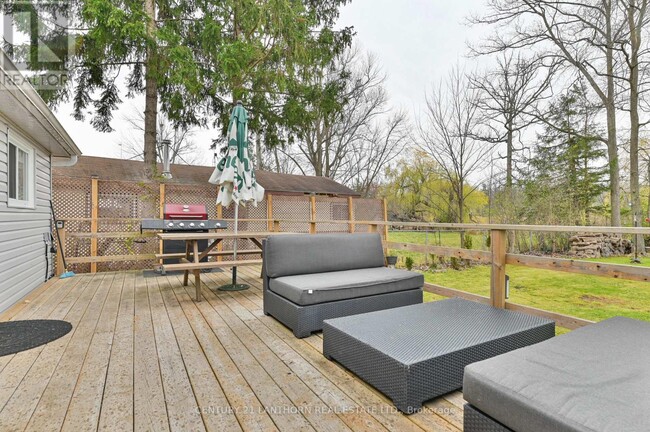 Building Photo - 249 River Rd E