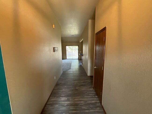 Building Photo - 1709 La Cruz Ave