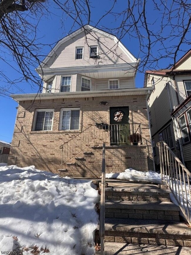 Building Photo - 115 Mead St