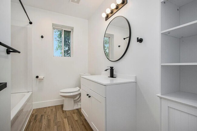 Baño - 2408 Texel Dr