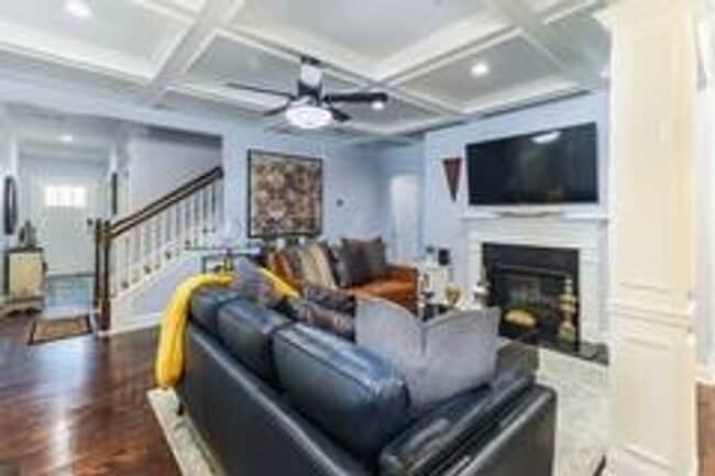 Building Photo - 1547 Paxton Dr SW