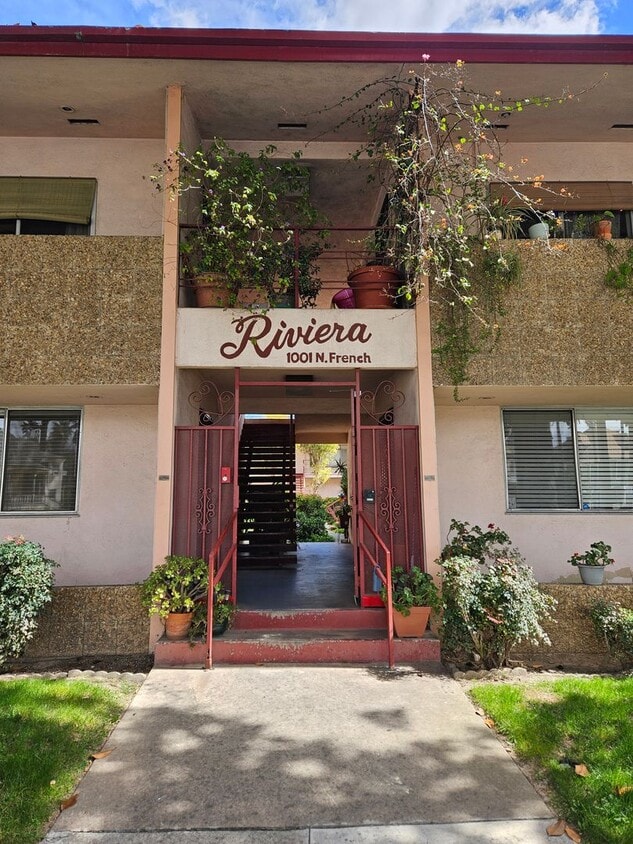Primary Photo - A French Park Beauty! OPEN HOUSE 3/26/2024...