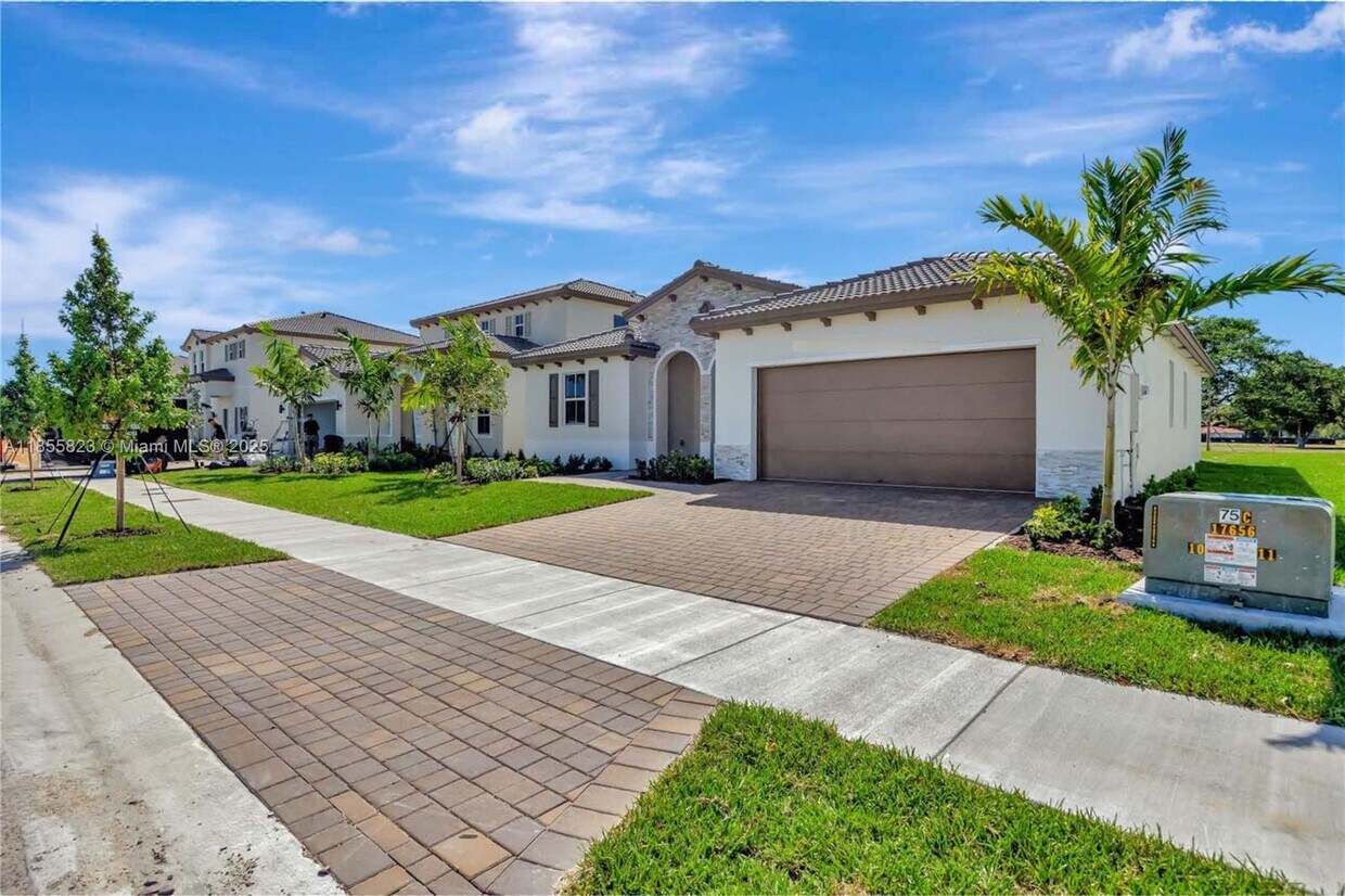 Foto principal - 2948 SE 23rd Ave