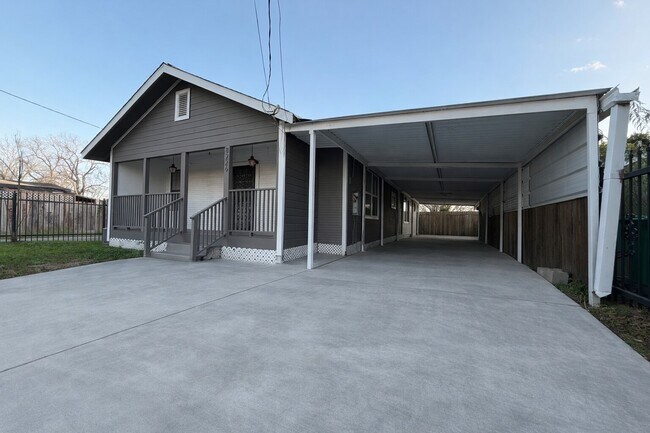 Foto del edificio - 8226 Harding St