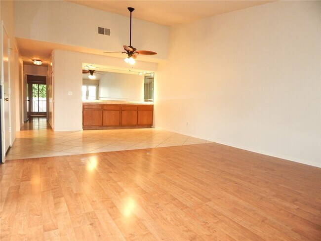 Building Photo - 8932 Biscayne Ct