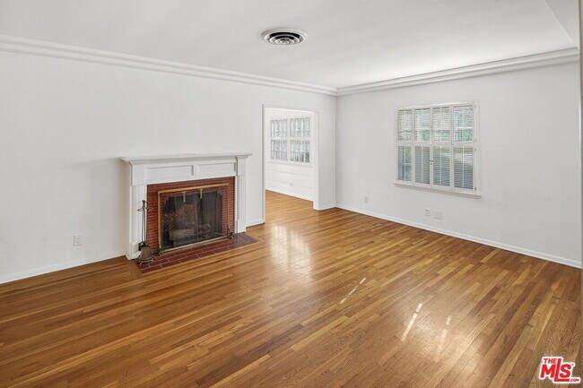Foto del edificio - 4378 Allott Ave