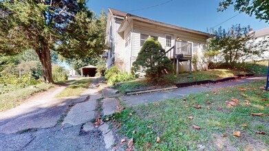Building Photo - 329 2nd Ave