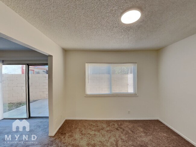 Foto del edificio - 6290 Bancroft Ave