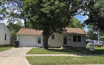 Building Photo - 836 Knoll Ave